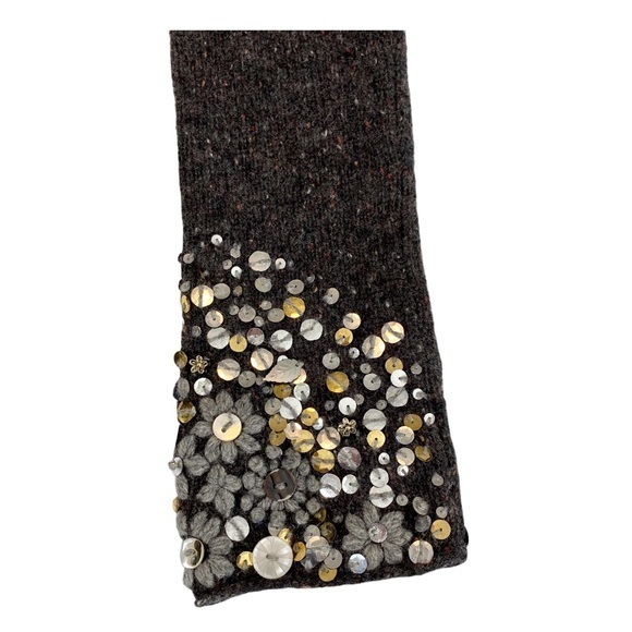 Subtle Luxury Cashmere Embellished V-Neck … - Picture 8 of 11